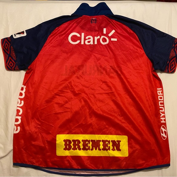 Umbro Municipal Guatemala 🇬🇹 Soccer Jersey - Picture 2 of 4